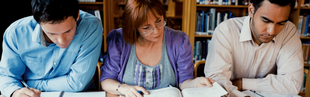 Jovens aprendem inglês mais rápido que mais velhos?